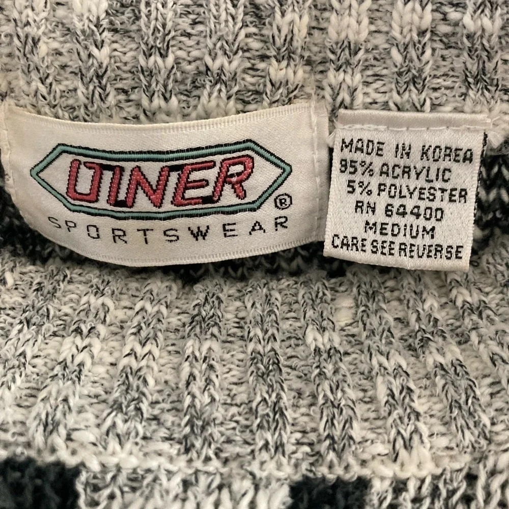 Vintage Men’s Sweater Medium Skiing lodge winter